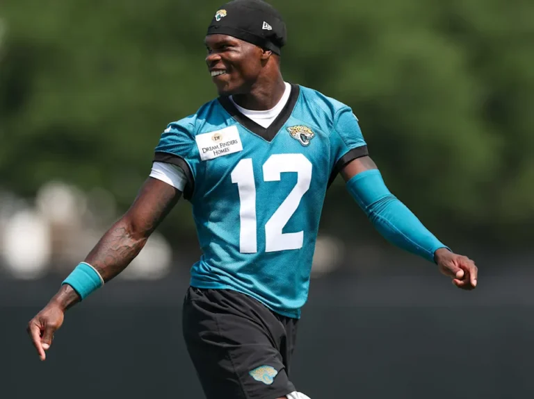 Travis Hunter inks rookie deal with Jaguars amid high expectations on both sides of the ball 1 Travis Hunter has signed his rookie contract - Logan Bowles-Getty Images