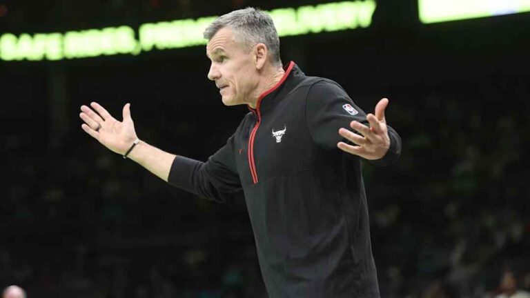 Noa Essengue Could Shake Up Bulls' Rotation Sooner Than Expected 1 Billy Donovan